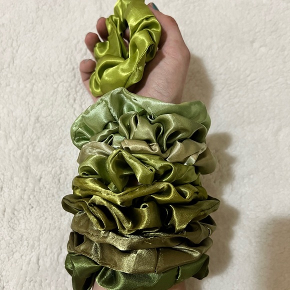 Colorful Scrunchies - Picture 11 of 15